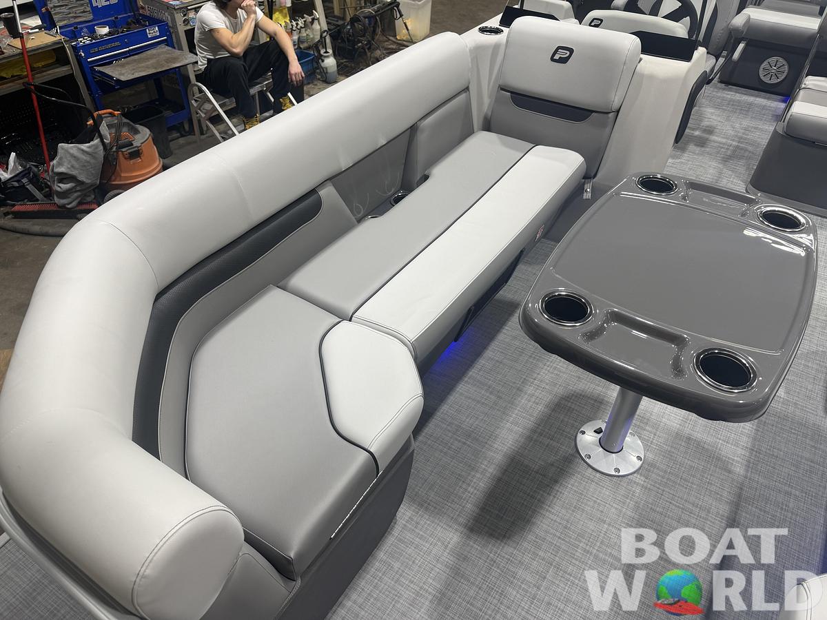 2026 Princecraft Vectra 23 RL Dinette Swingback Pontoon