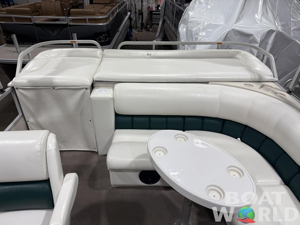 Used 2001 Manitou Legacy 240 & 2017 Mercury 4Stroke EFI $12,995