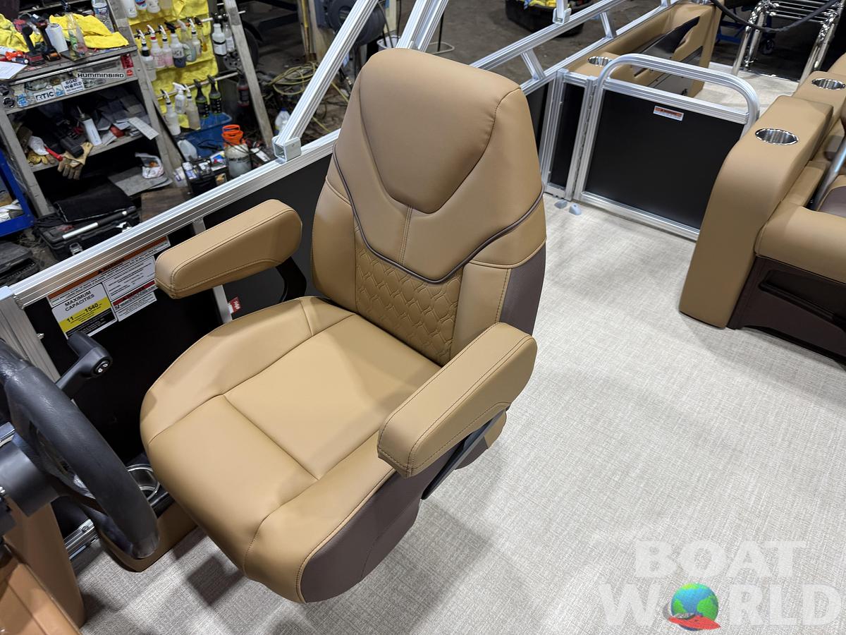 2027 Tahoe Sport VRB SE 2385 Swingback & 4-Stroke $35995