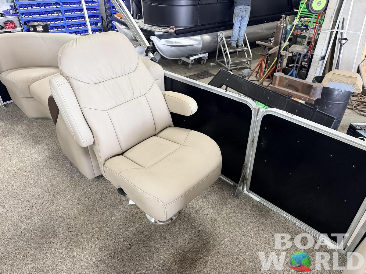 Used 2016 Weeres 220 Legacy & 90HP Yamaha 4Stroke -$19,995