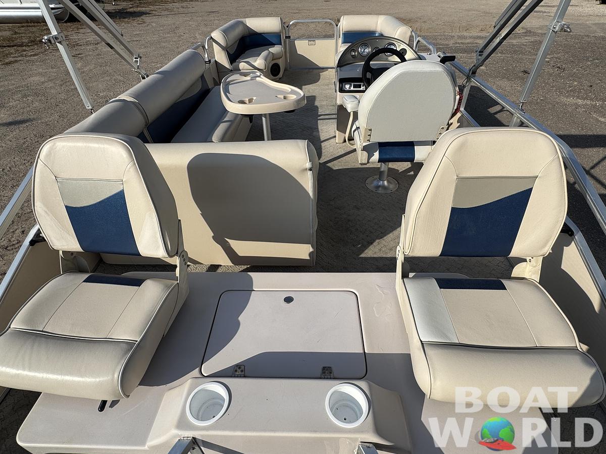 Used 2009 Weeres Family Fish Deluxe 220 Pontoon