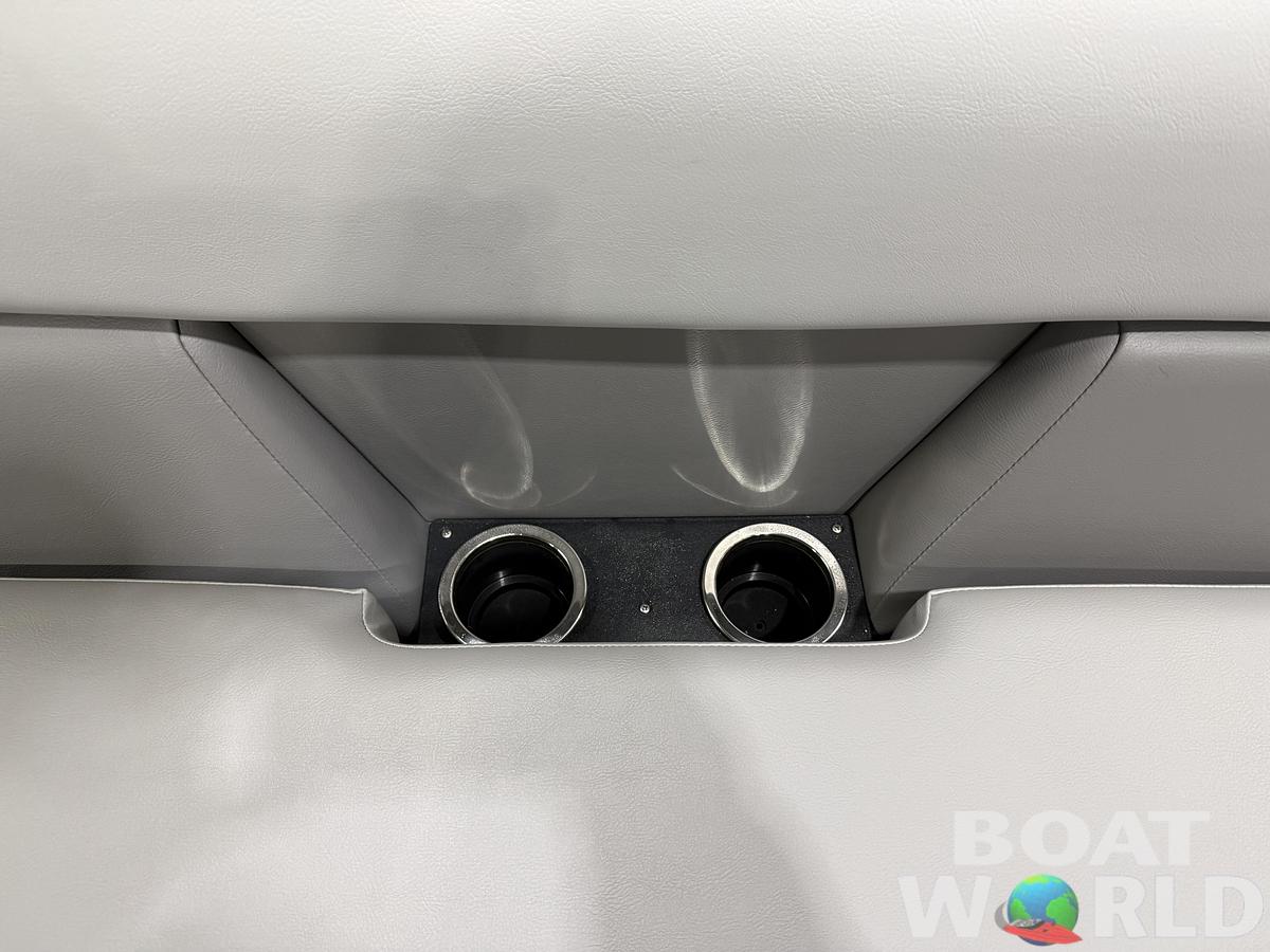 2026 Princecraft Vectra 23 RL Lounge Swingback Tritoon 