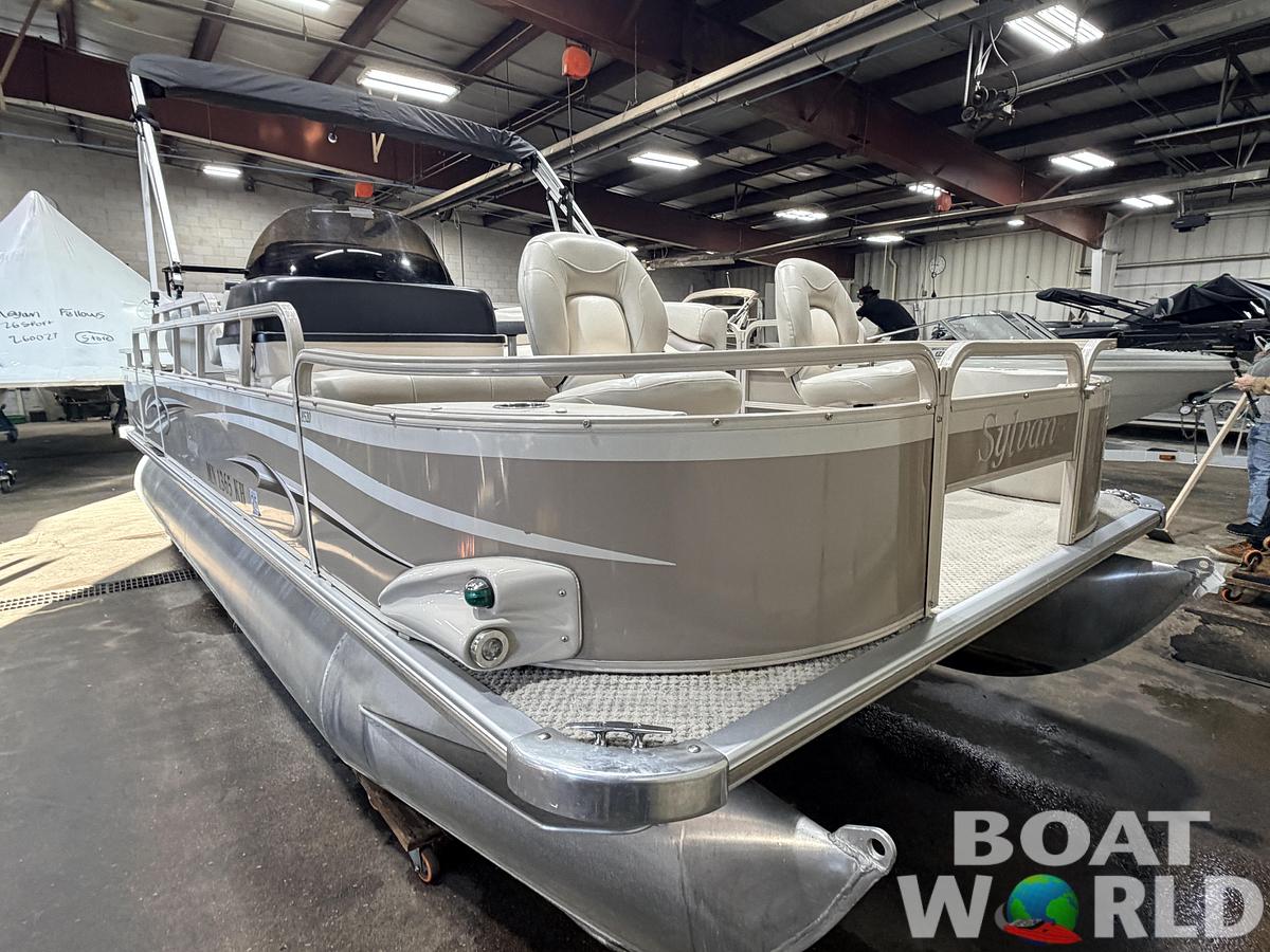 Used 2008 Sylvan Mirage 8520 Party Fish