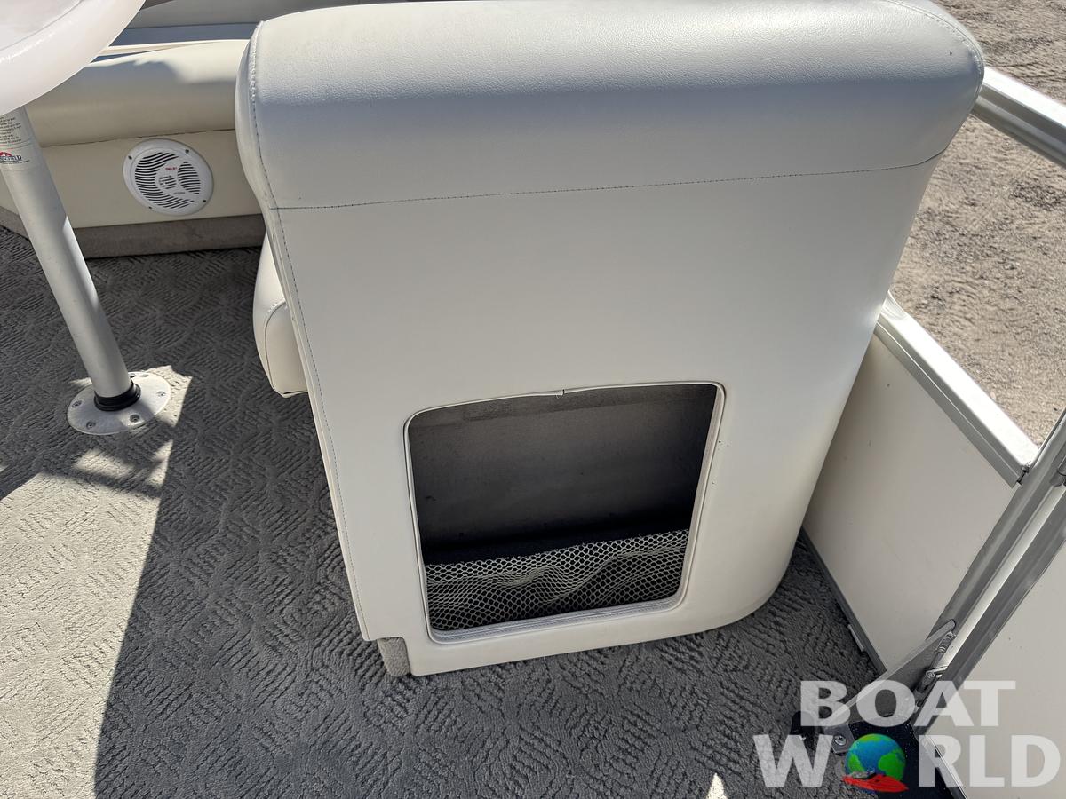 Used 2004 Fisher 220 Freedom Pontoon