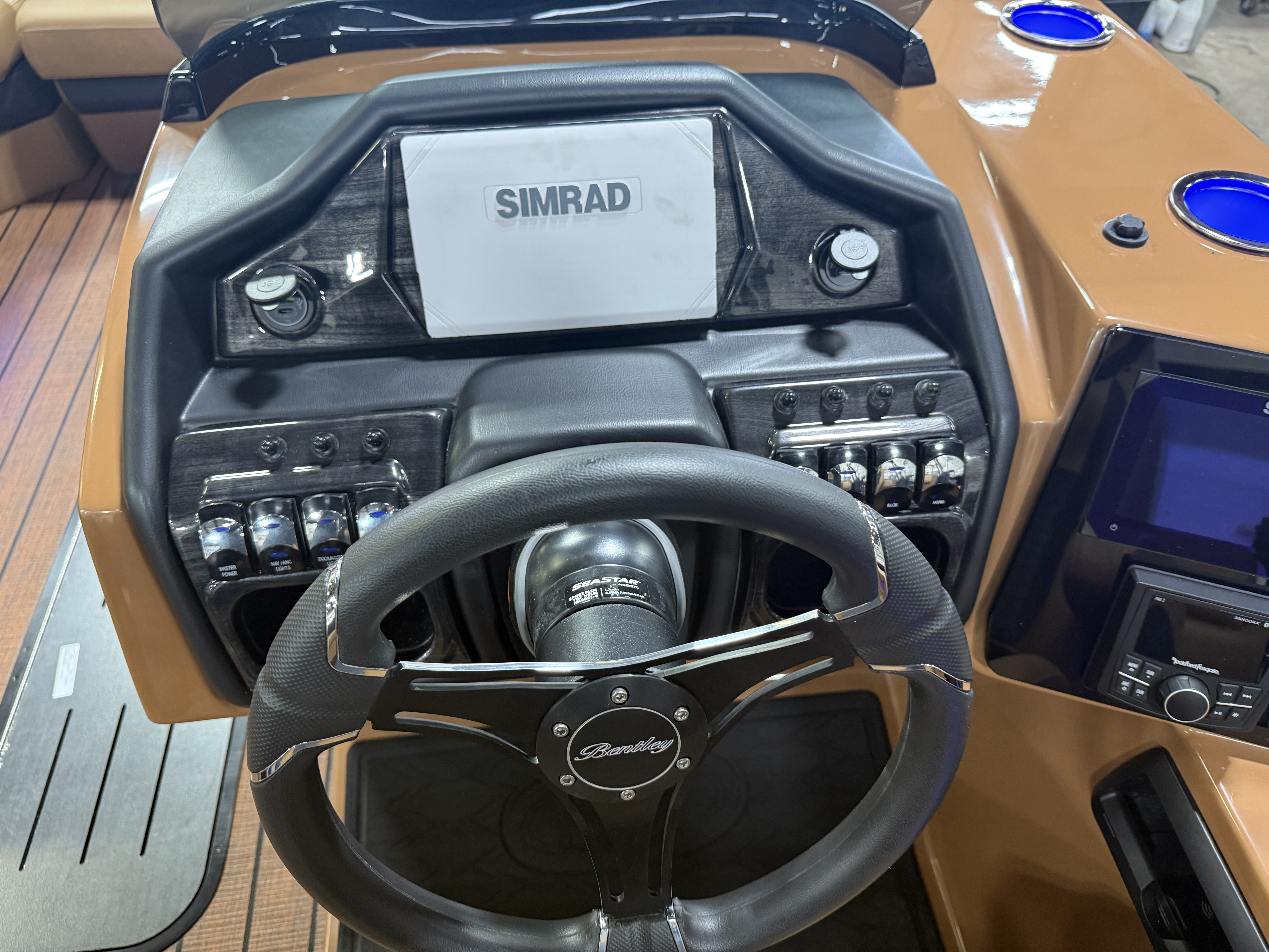 2026 Bentley Pontoons Elite 223 Admiral Quad Lounge Tritoon