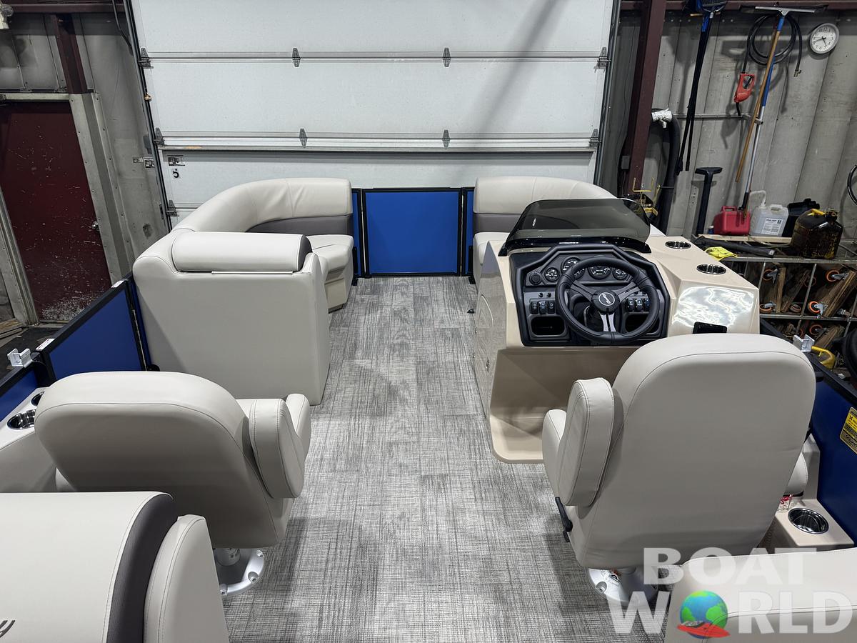 2026 Bentley Pontoons Legacy 220 Navigator Quad Lounge