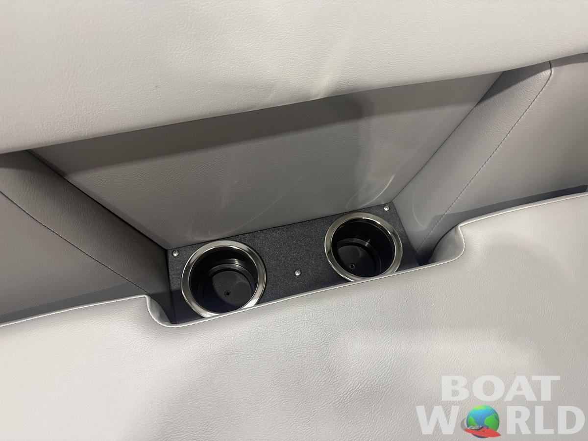 2026 Princecraft Vectra 23 RL Dinette Swingback Pontoon