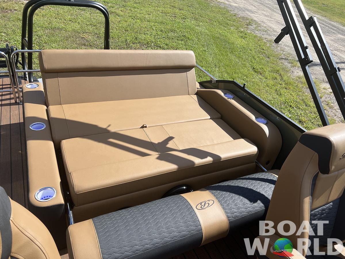 2026 Bentley Pontoons Elite 223 Swingback Tritoon