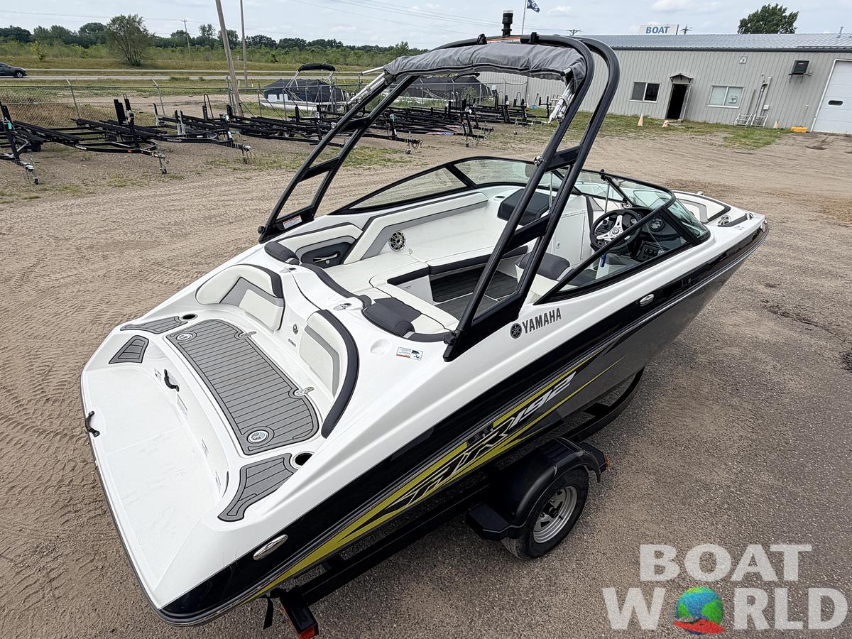 Used 2016 Yamaha AR192 Jet Boat 210HP Supercharged 1.8L & Single Axle Trailer -$29,995