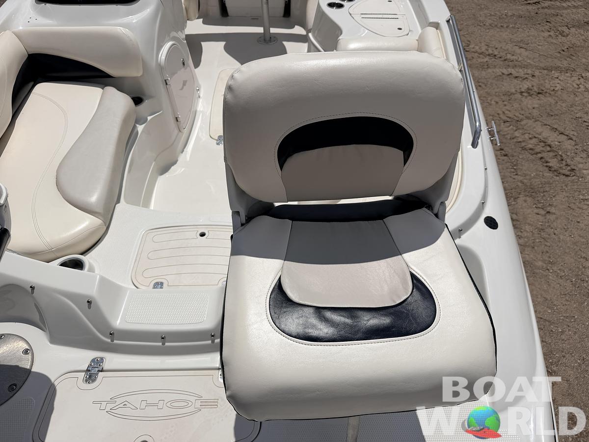 Used 2011 Tahoe 215 Xi Deck Boat & 220HP Mercruiser V8 -$17,995