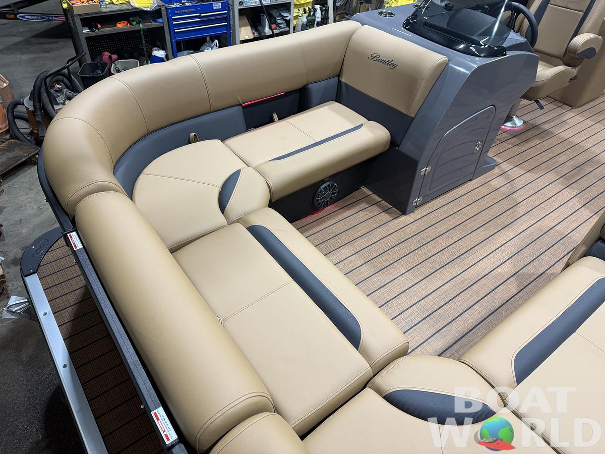 2027 Bentley Legacy 220 Navigator Quad Lounge Pontoon $43995