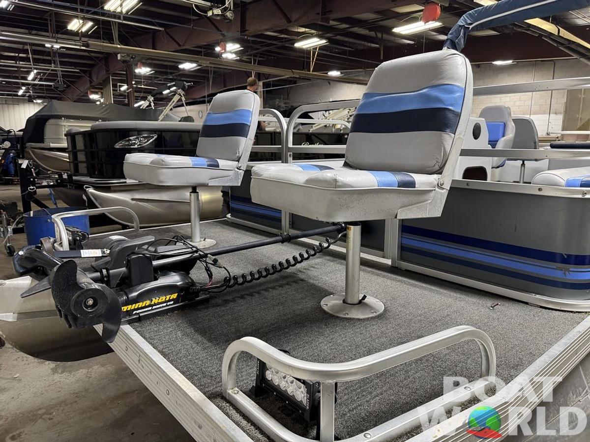 Used 2002 TMC 2200 FM Pontoon