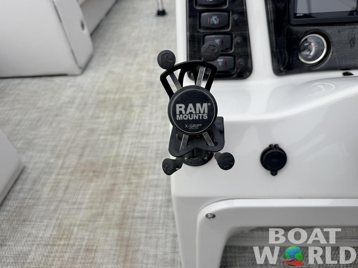 Used 2019 Qwest 822 LS Tritoon & 150HP Honda 4Stroke -$29,995