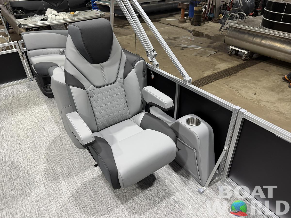 2026 Tahoe LTZ 2385 Quad Lounge & 4-Stroke $38995