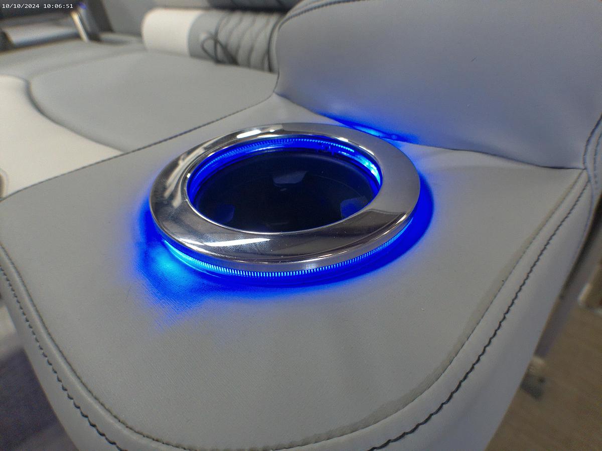 2025 Tahoe Pontoons Cascade 2385 Swingback Tritoon & 225HP 4-Stroke EFI