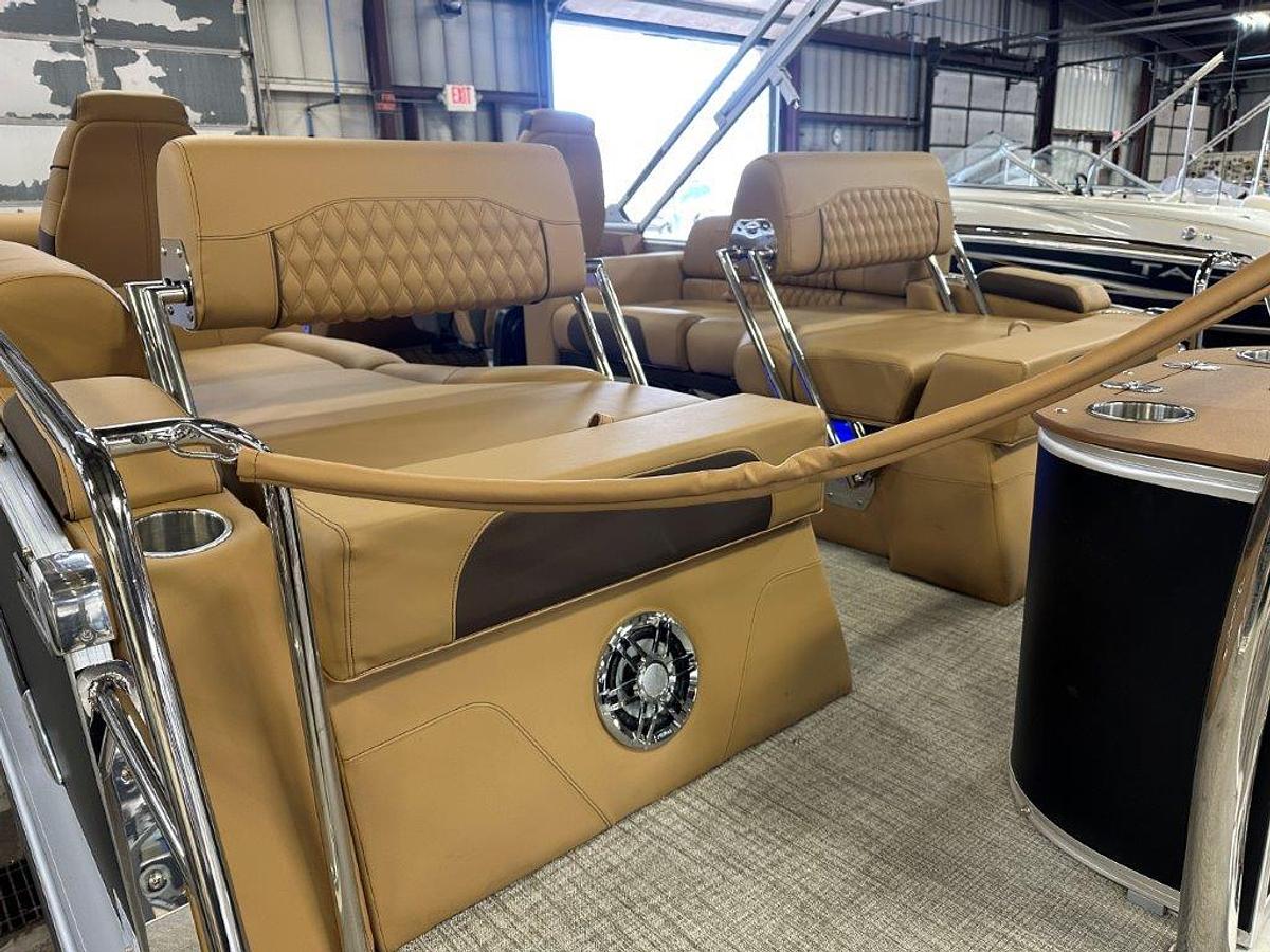 2025 Tahoe Pontoons Cascade 2385 Quad Lounge Shift SS Tritoon & Honda 4-Stroke EFI