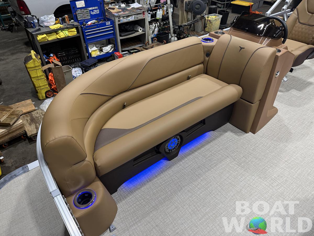 2026 Tahoe Pontoons Sport 2385 Swingback (VRB) Tritoon