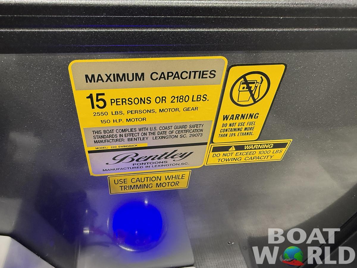 2026 Bentley Pontoons Legacy 220 Swingback 