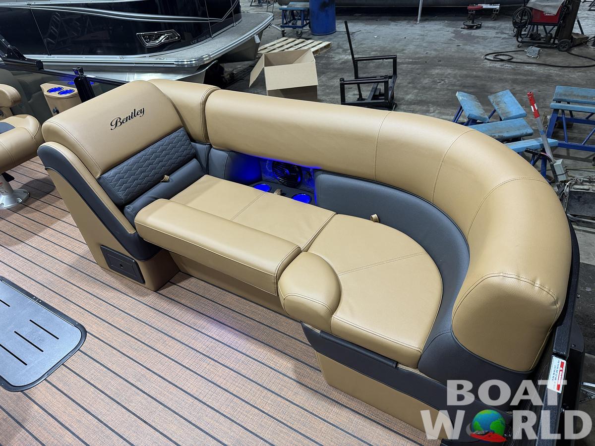 2026 Bentley Pontoons Elite 223 Swingback Tritoon