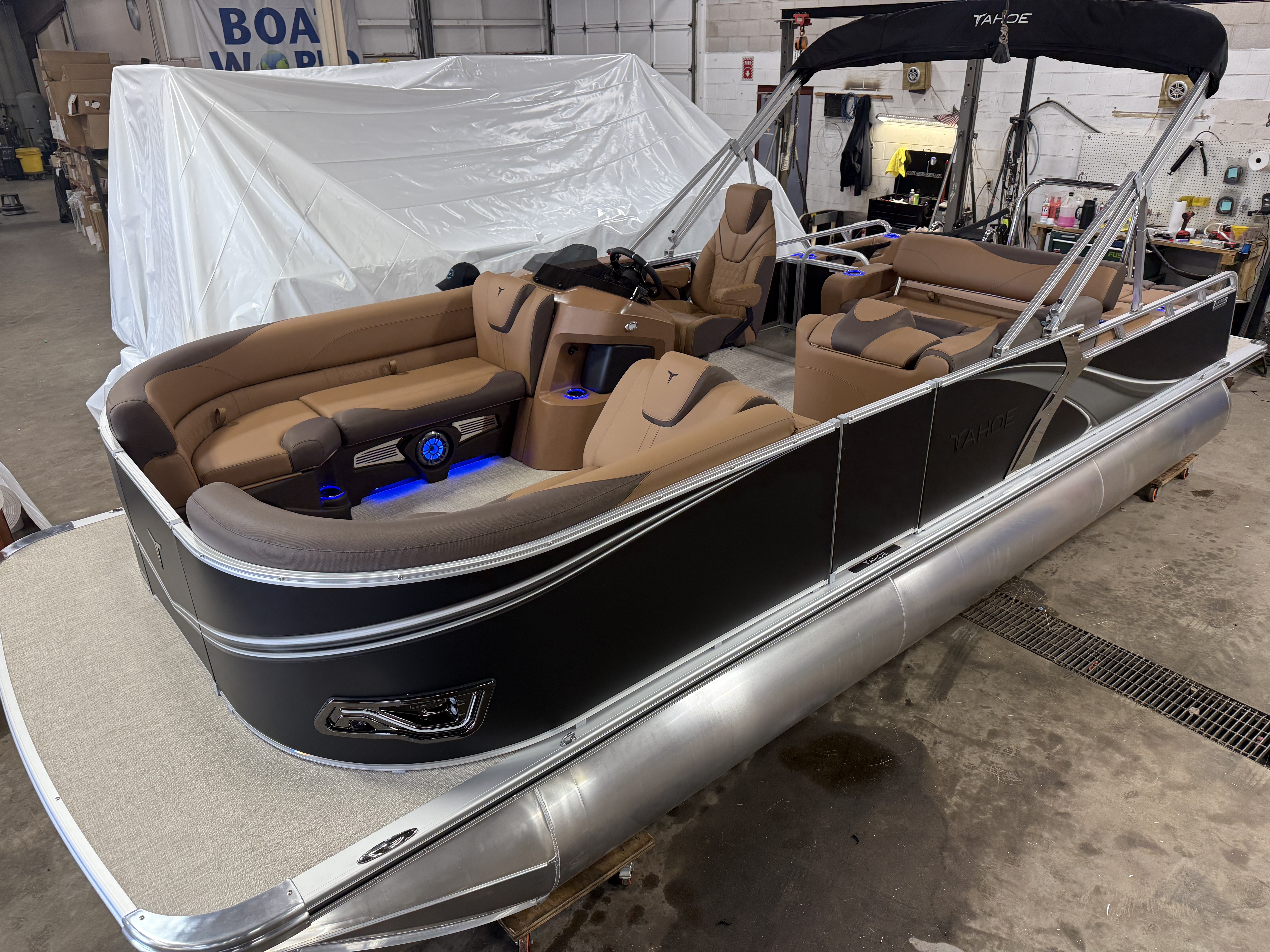 2026 Tahoe Pontoons LTZ 2385 Swingback (VRB) Tritoon 