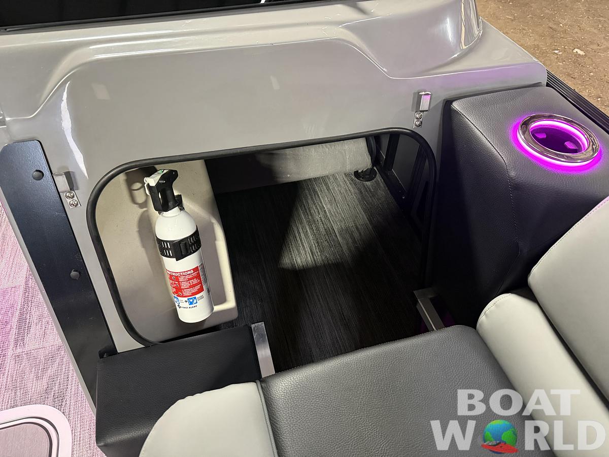 2026 Tahoe Pontoons Cascade 2385 Elite Windshield Tritoon