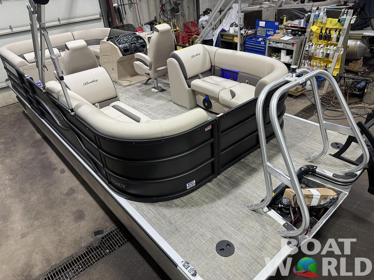 2026 Bentley Pontoons Legacy 223 Navigator Quad Lounge Tritoon