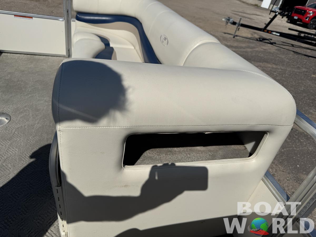 Used 2004 Fisher 220 Freedom Pontoon