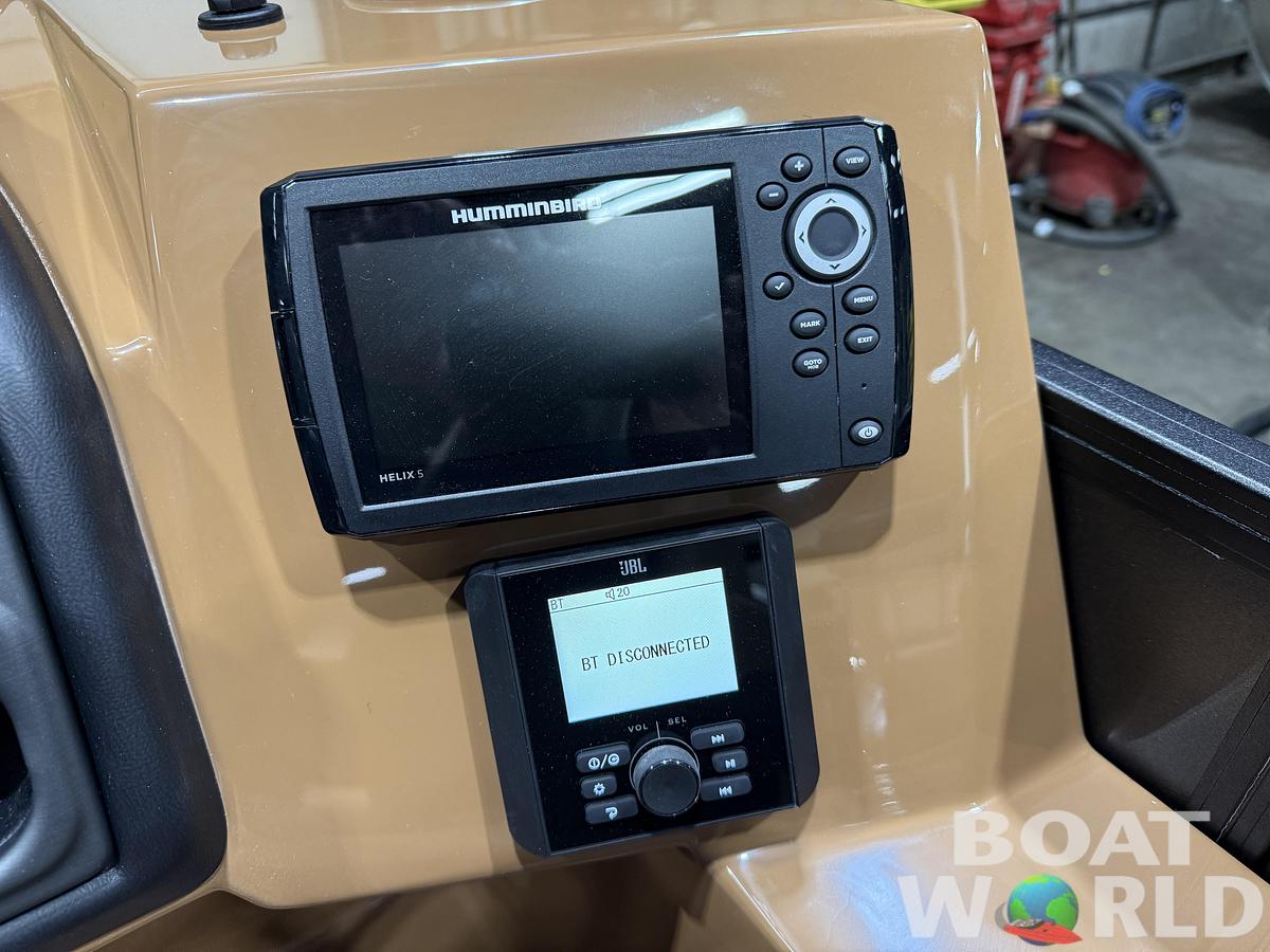 2026 Bentley Legacy 300hp Swingback 243 Tritoon $68995