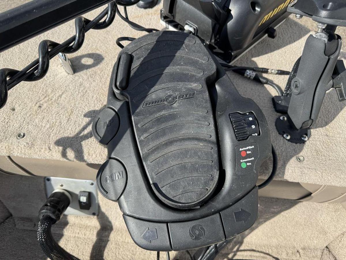 Used 2010 Smoker Craft Pro Mag 182