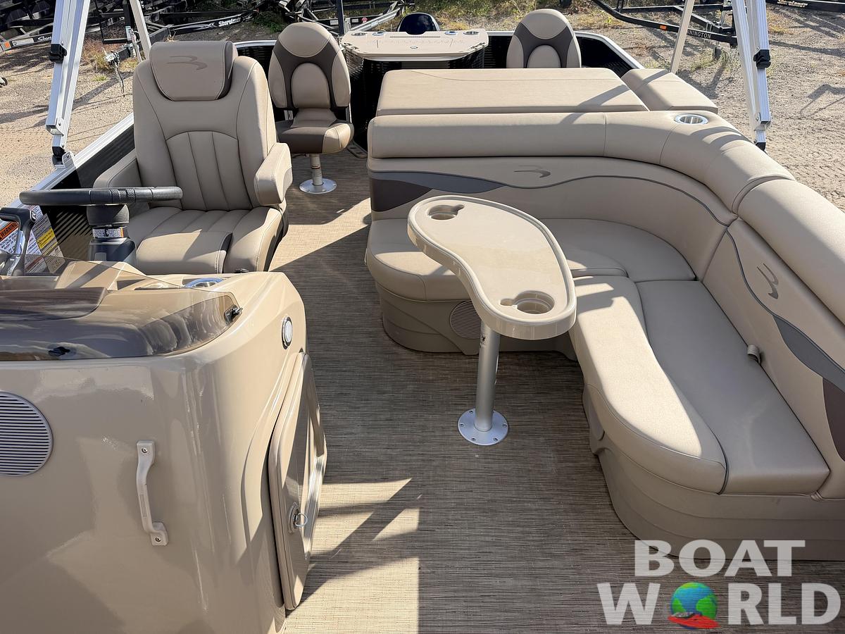 Used 2023 Bennington S20 F & 70HP Suzuki 4Stroke -$27,995