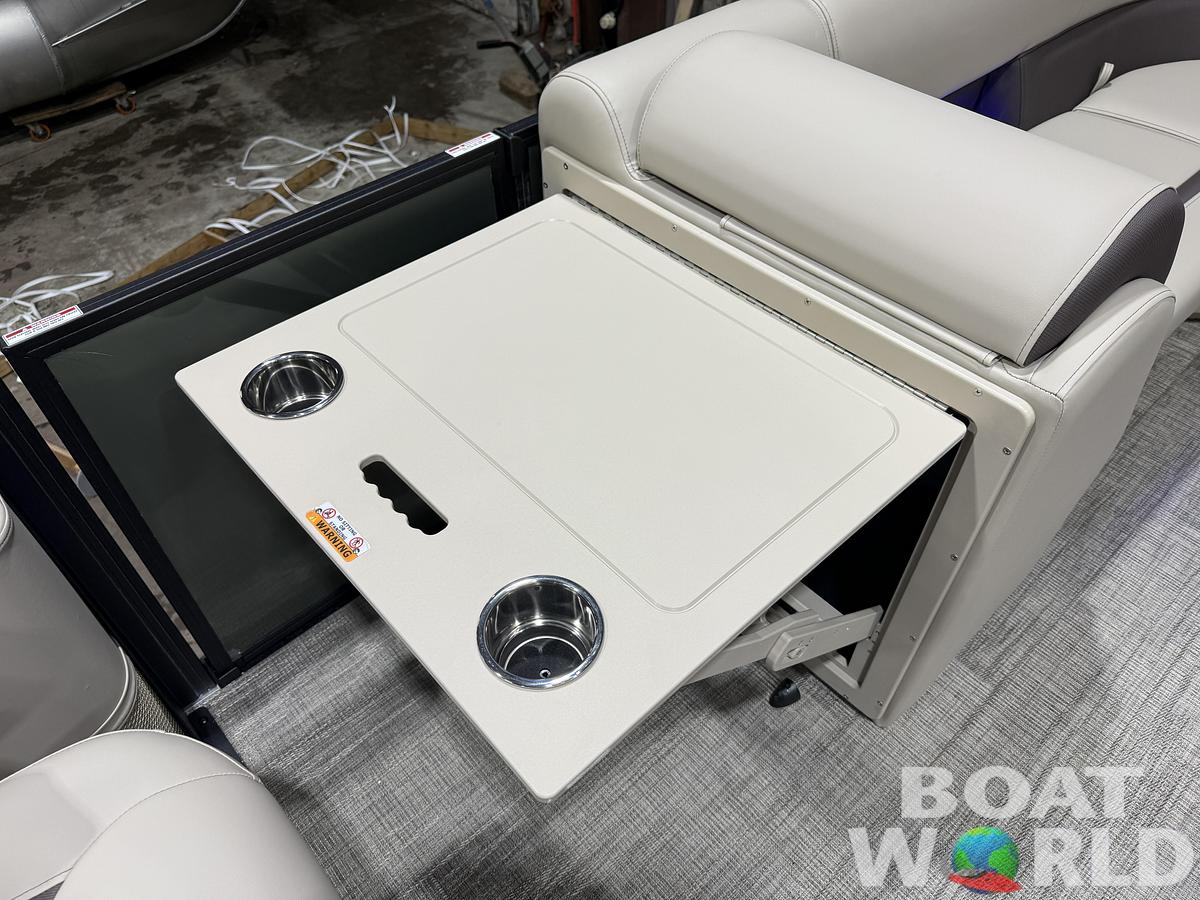 2026 Bentley Pontoons Legacy 220 Swingback