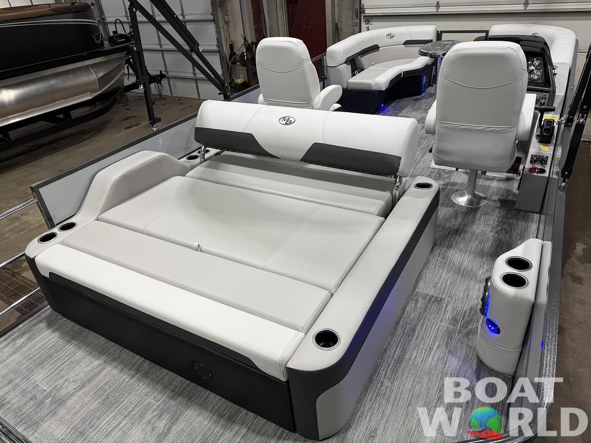 2026 Montego Bay 8522 Swingback Deluxe Pontoon