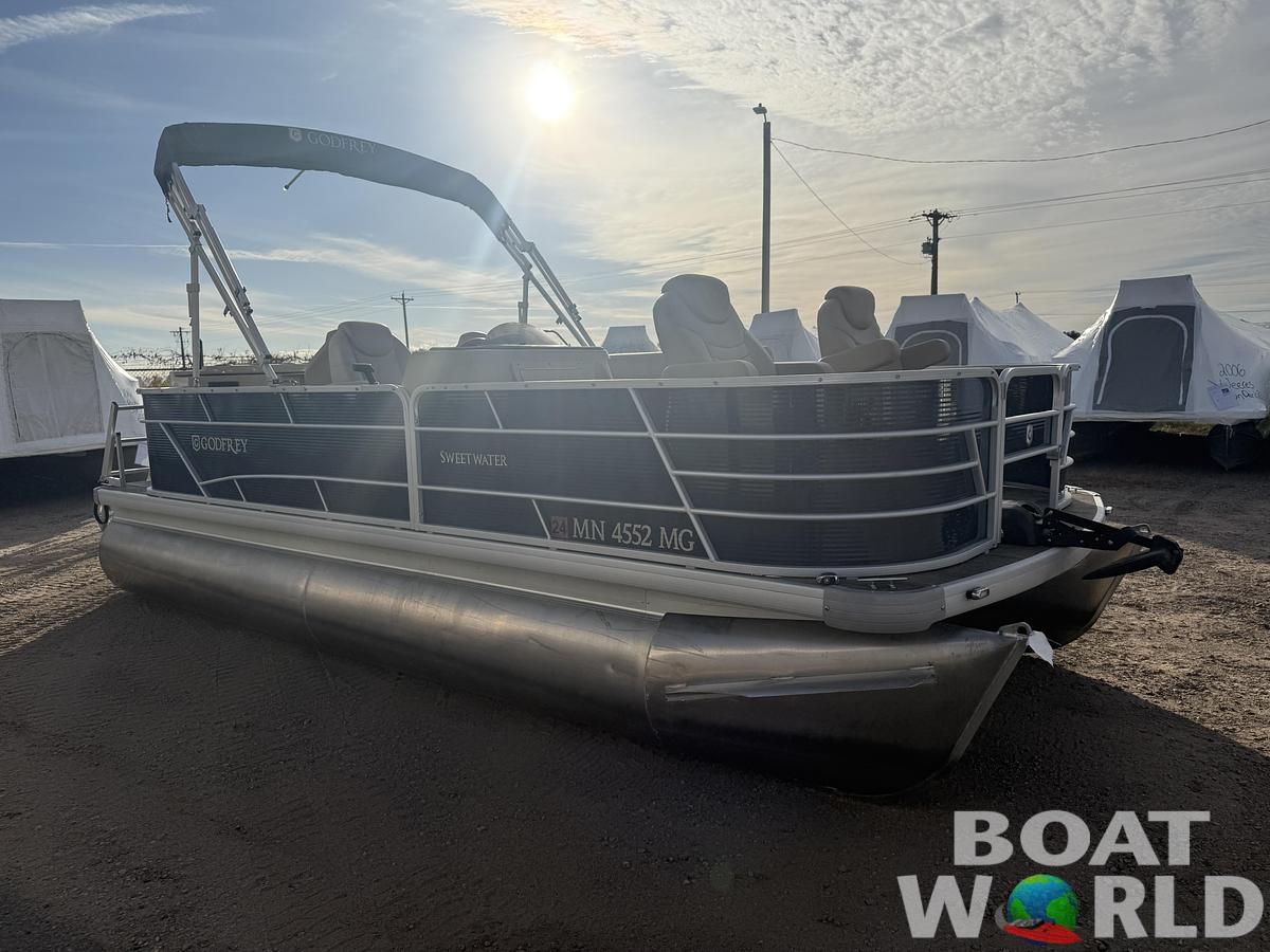 Used 2022 Sweetwater 21' Quad Fish Pontoon