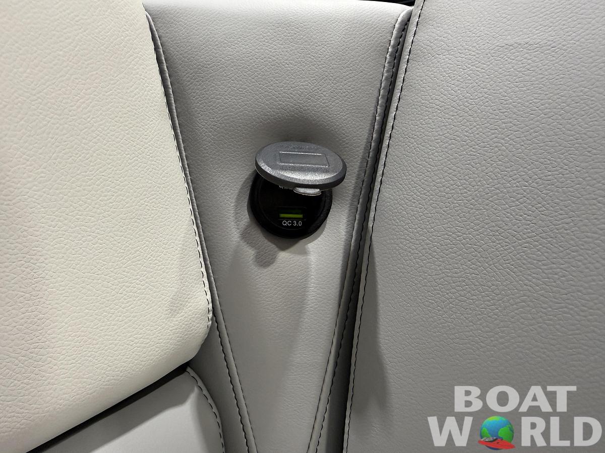 2026 Tahoe Sport 2385 Swingback (VRB) Tritoon 