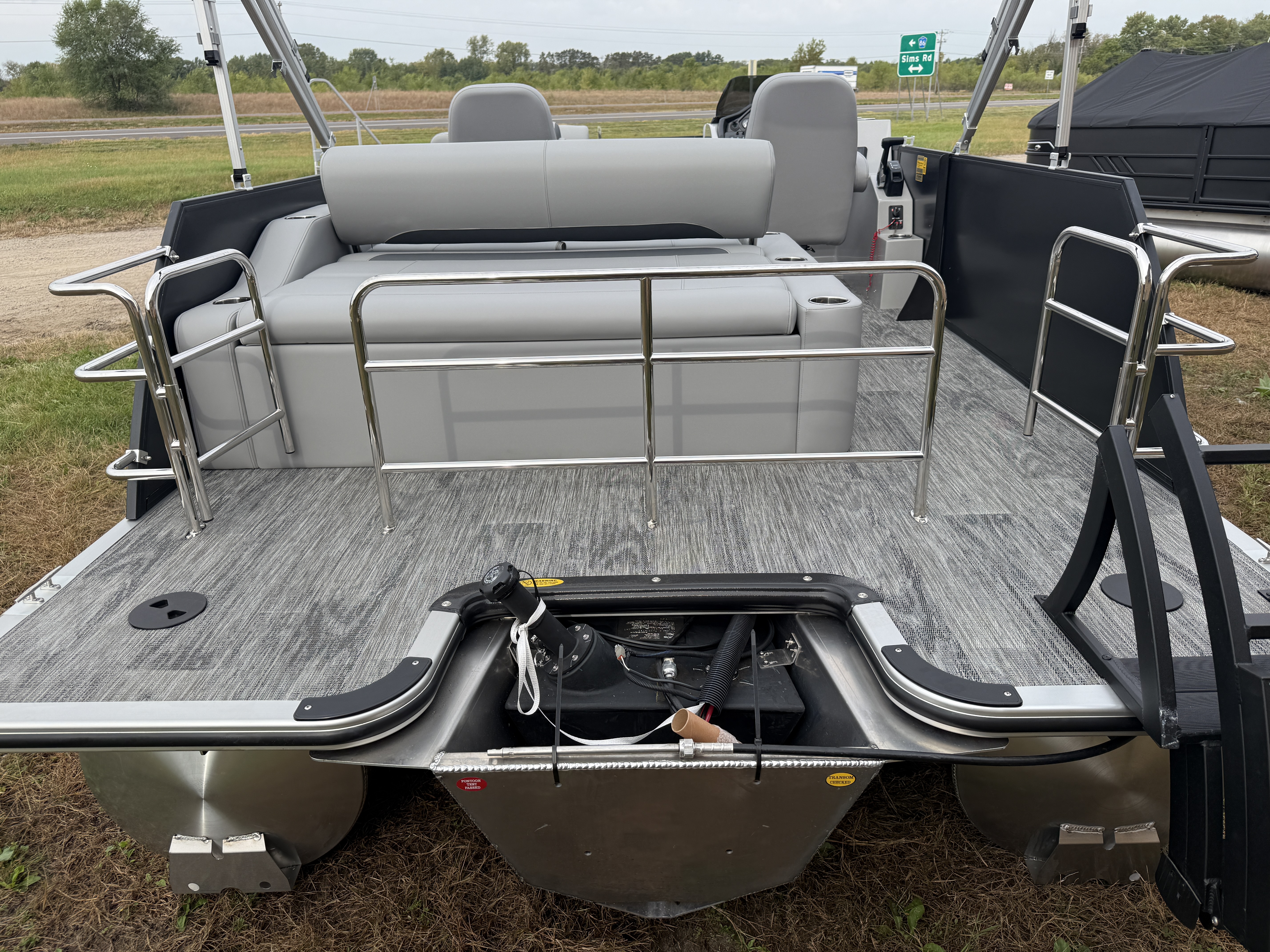 2025 Bentley Pontoons Legacy 200 Swingback