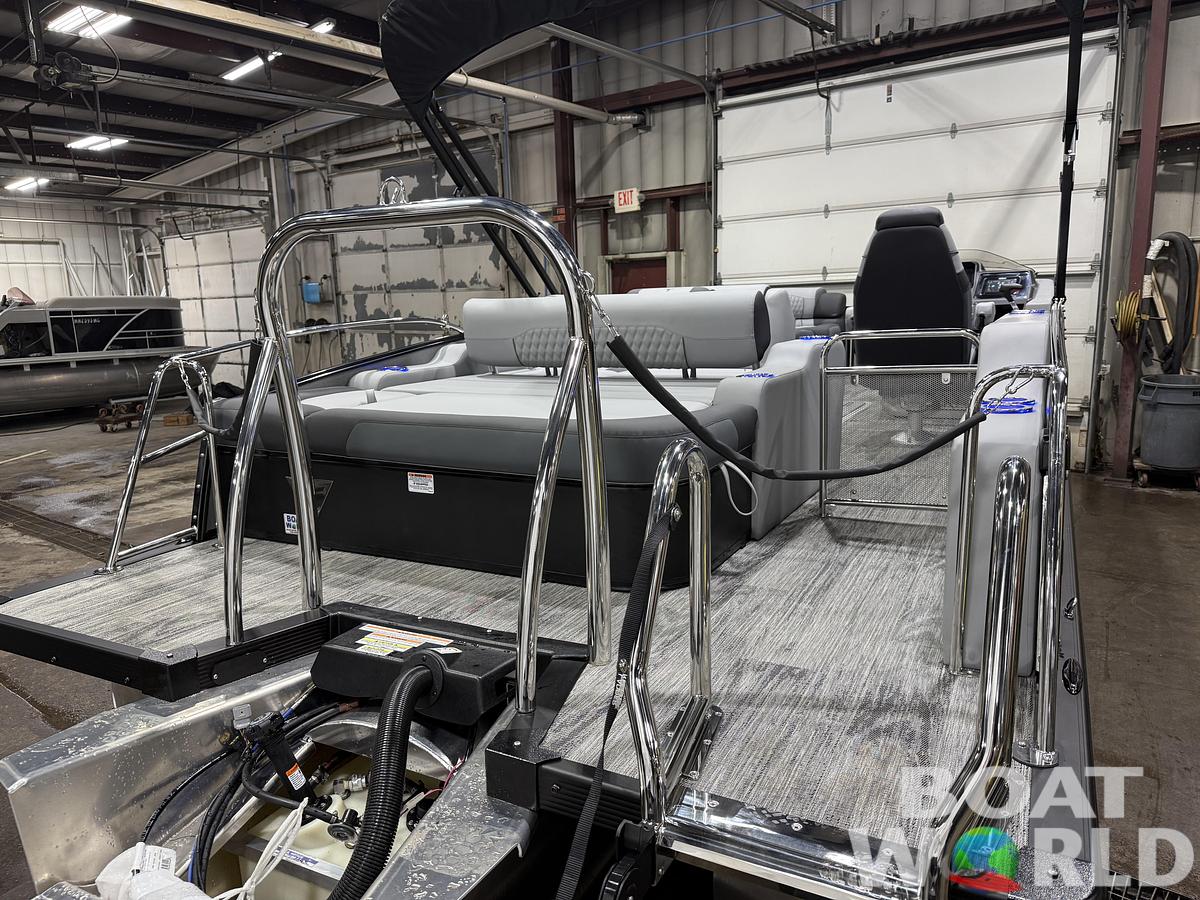 2026 Tahoe Pontoons Cascade 2385 Swingback (VRB) Tritoon