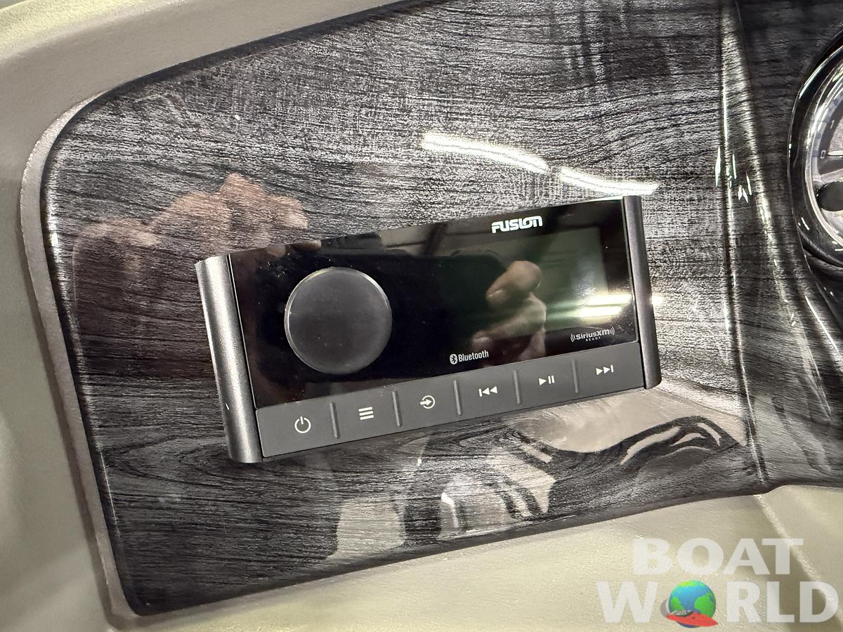 2025 Tahoe Pontoons LTZ 2385 Swingback (VRL) & Honda 4-Stroke EFI