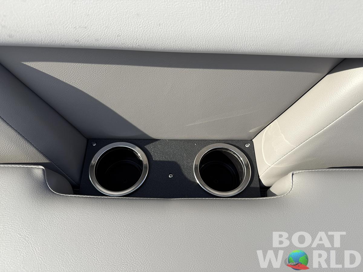 2026 Princecraft Vectra 21 Cruise Lounge Pontoon & Mercury 4-Stroke EFI