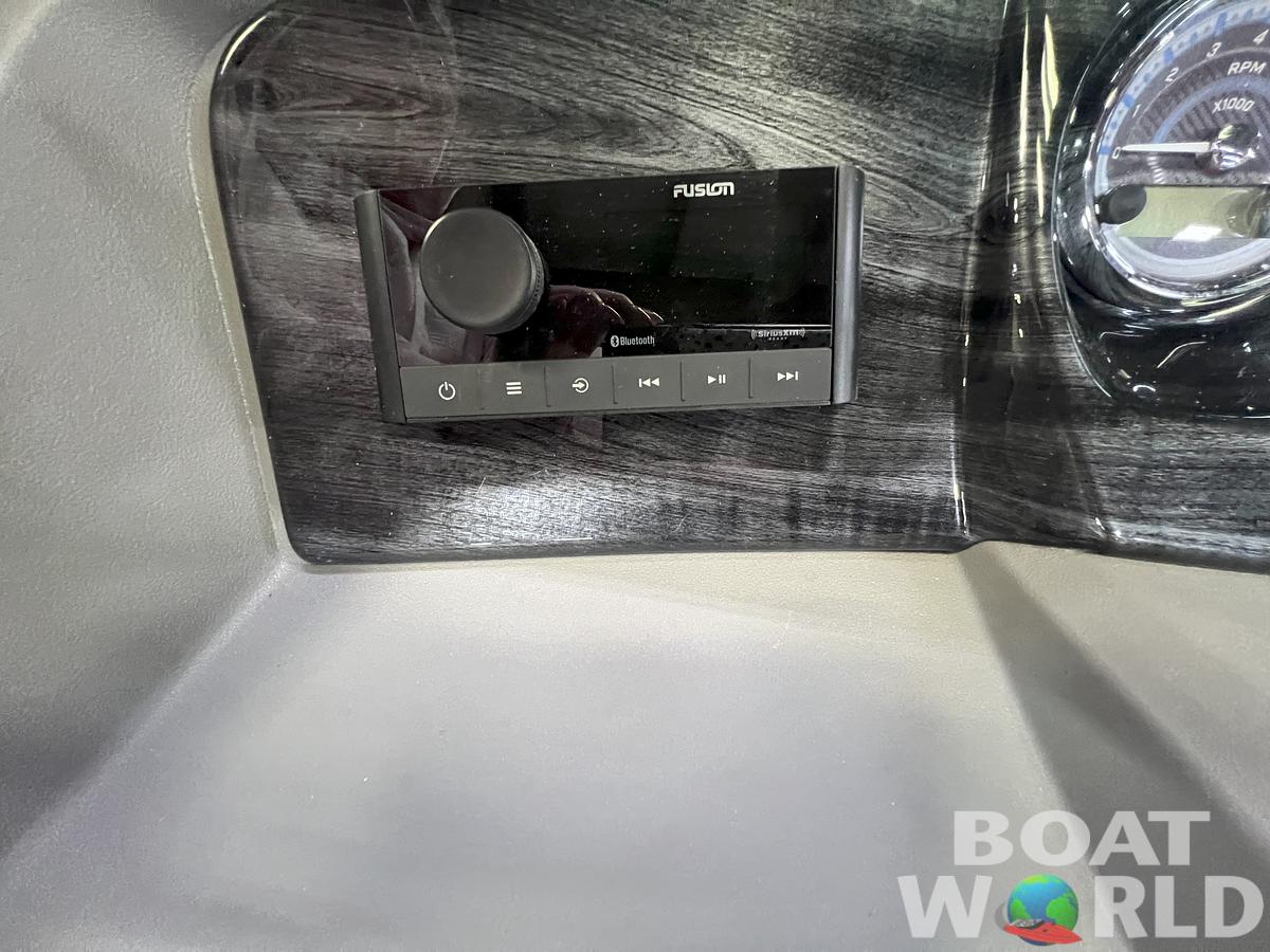 2025 Tahoe Pontoons LTZ 2385 Swingback (VRB) & Honda 4-Stroke EFI