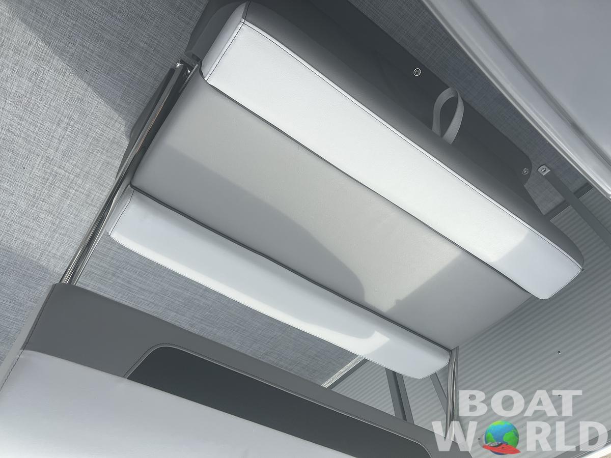 2026 Princecraft Vectra 23 RL Dinette Swingback Pontoon 