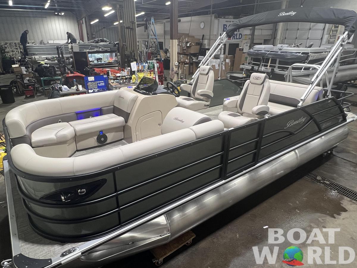 2026 Bentley Pontoons Legacy 223 Swingback Tritoon