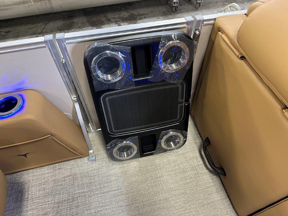 2025 Tahoe Pontoons Cascade 2385 Quad Lounge Shift SS Tritoon & Honda 4-Stroke EFI