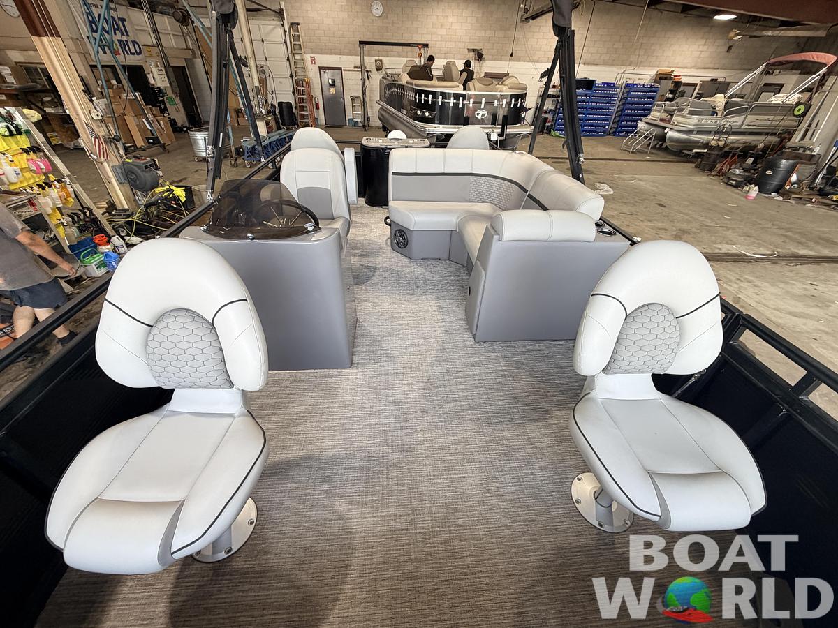 Used 2023 Apex Marine Qwest L818 Fish &60HP Honda 4Stroke -$27.995
