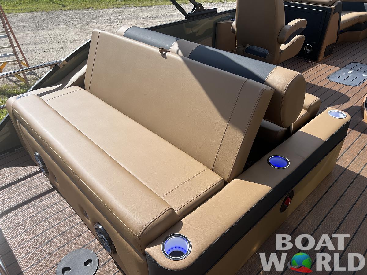 2026 Bentley Pontoons Elite 223 Swingback Tritoon