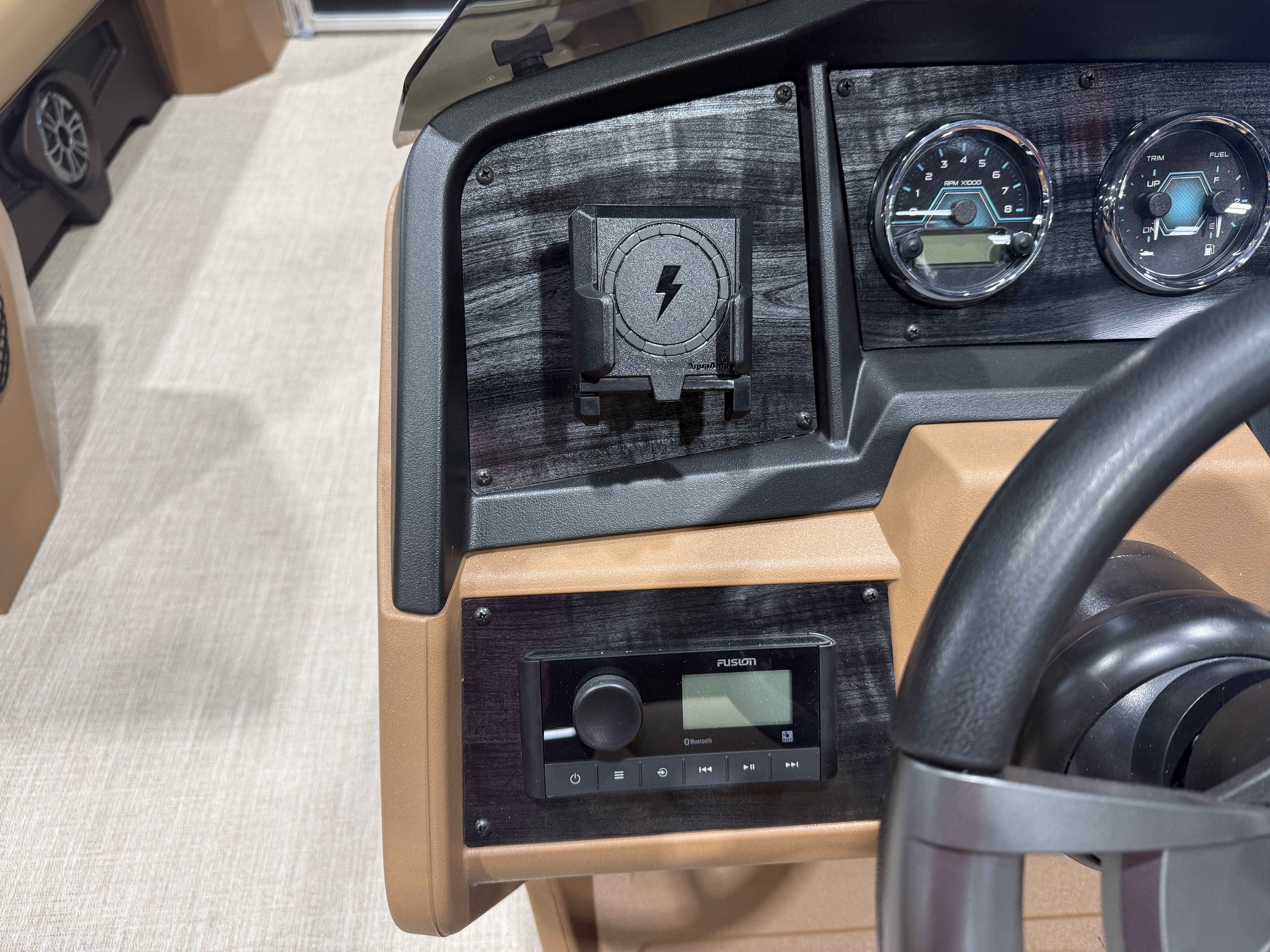 2027 Tahoe Sport VRB Premium 2385 Swingback & 4-Stroke $37995