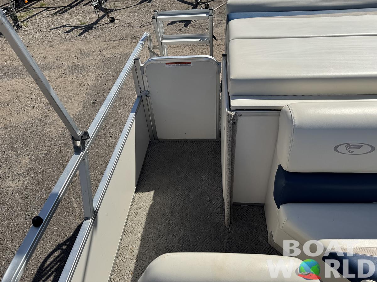 Used 2004 Fisher 220 Freedom Pontoon