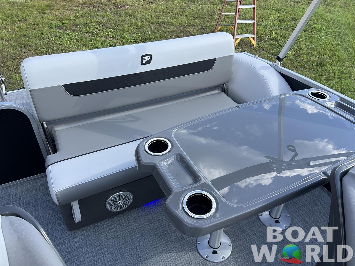 2026 Princecraft Vectra 23 RL SS Swingback Pontoon & Mercury 4-Stroke EFI