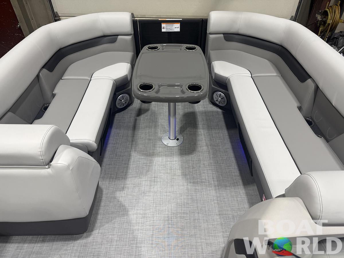 2026 Princecraft Vectra 23 RL Swingback Lounge Pontoon