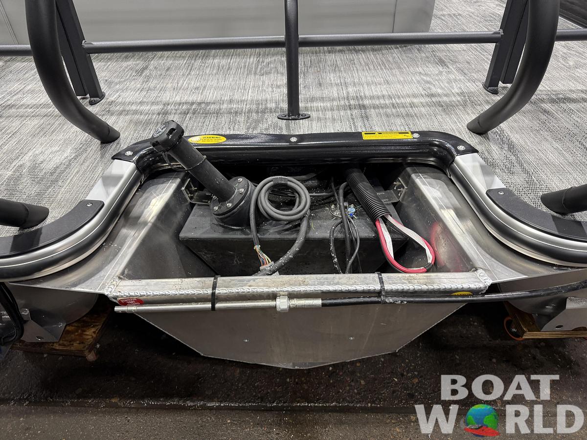 2026 Bentley Pontoons Legacy 220 Swingback