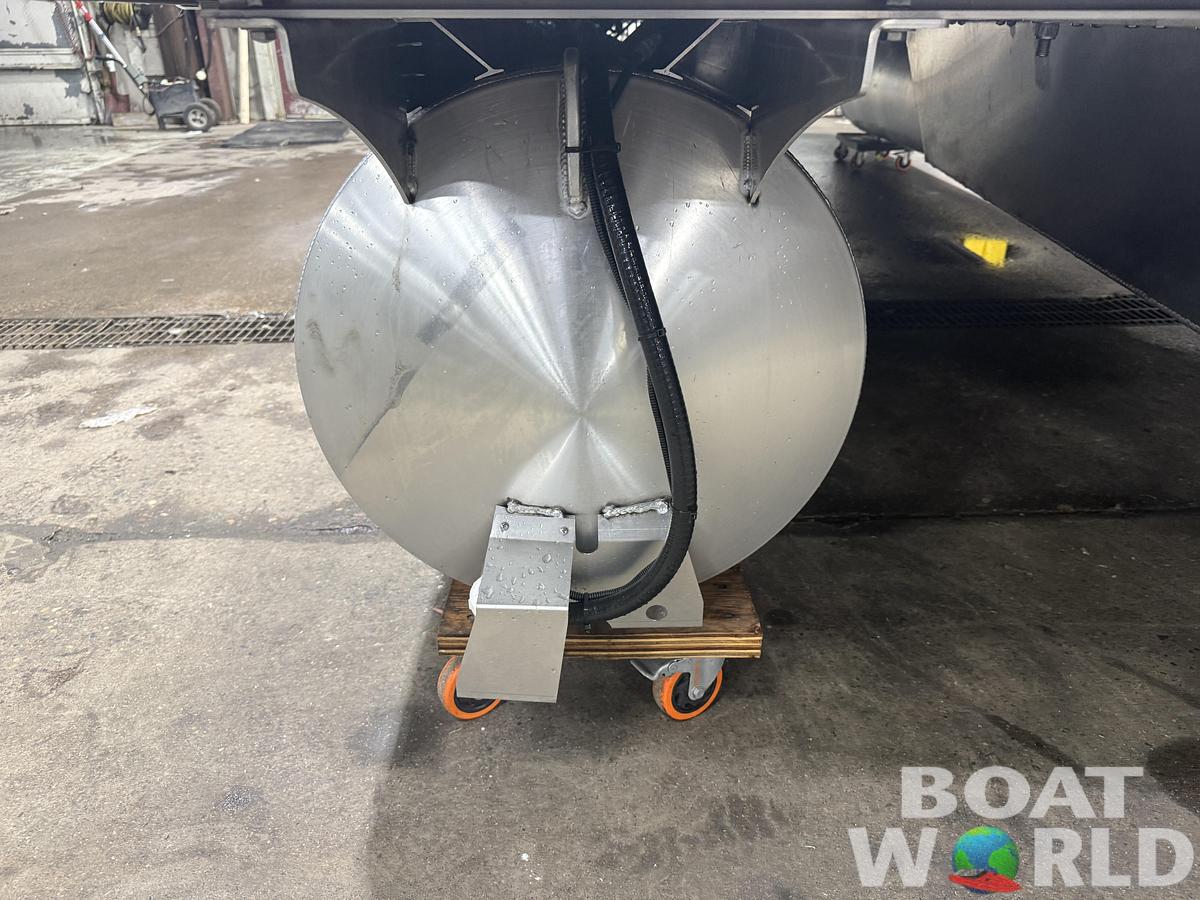 2026 Bentley Pontoons Legacy 220 Navigator Quad Lounge